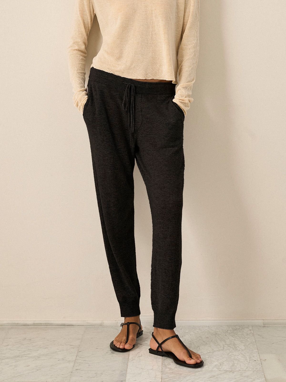 AIRY 06 - Black, L/3