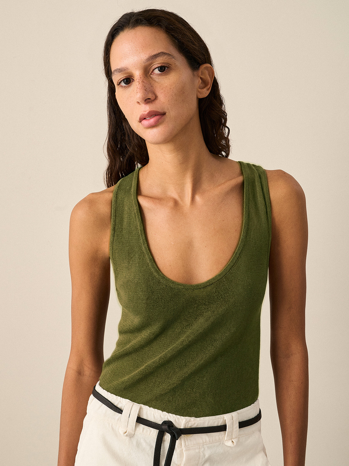 6_DIOSSA01_khaki_green.jpg
